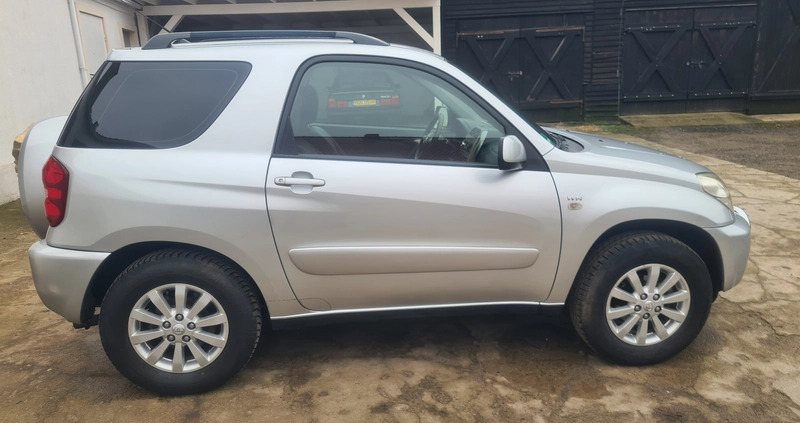 Toyota RAV4 cena 26900 przebieg: 219000, rok produkcji 2004 z Kłecko małe 191